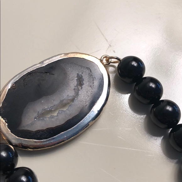 Black onyx bracelet with agate slice connector - Picture 2 of 3